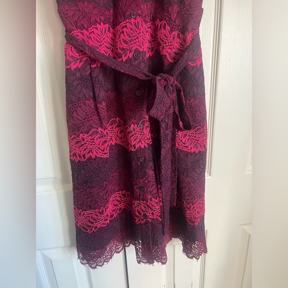 Banana Republic Lace Tie-belt Shirt Dress Belted Purple Pink Maroon
-Size 4-NWT - Picture 4 of 10